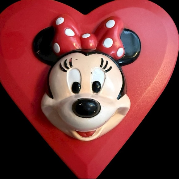 Vintage Disney Heart Shaped Minnie Mouse Box Made in USA - Picture 5 of 6